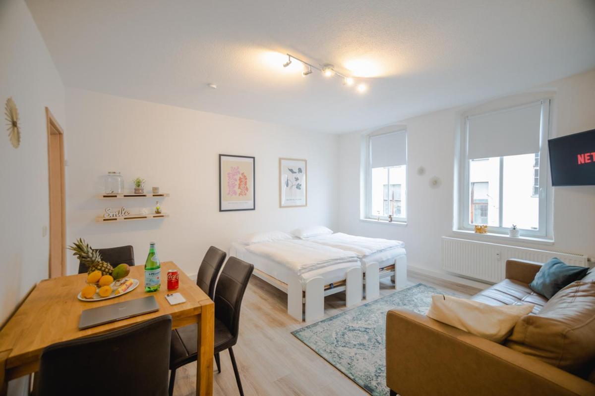 Ferienwohnung Laura In Gera Fuer Bis Zu 4 Personen - Neu Renoviert Exterior photo