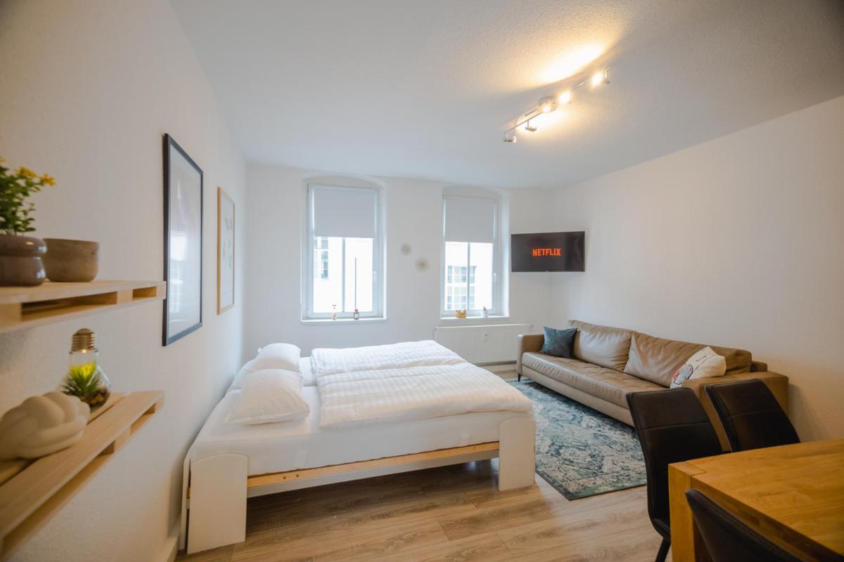 Ferienwohnung Laura In Gera Fuer Bis Zu 4 Personen - Neu Renoviert Exterior photo